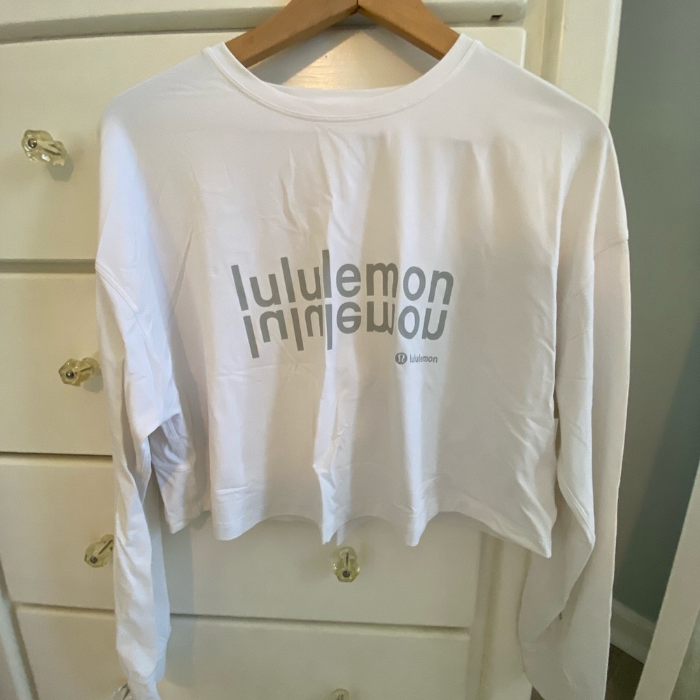 UEC lululemon Muscle Love Crop LS sz6 WHT
